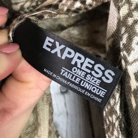 ✨HP✨EXPRESS Gold Brown Animal Snake Print Infinity Scarf✨ - Picture 8 of 9